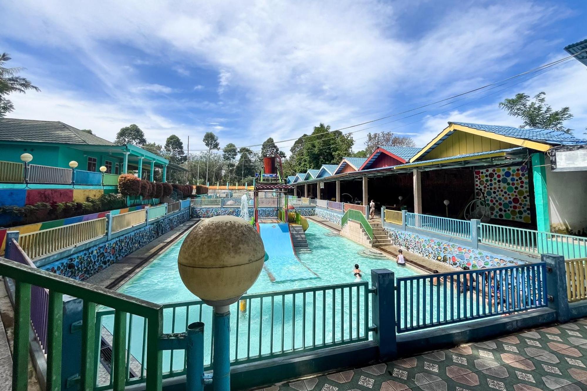 Reddoorz At Villa Waterfun Favour Pagar Alam Pagaralam Eksteriør billede
