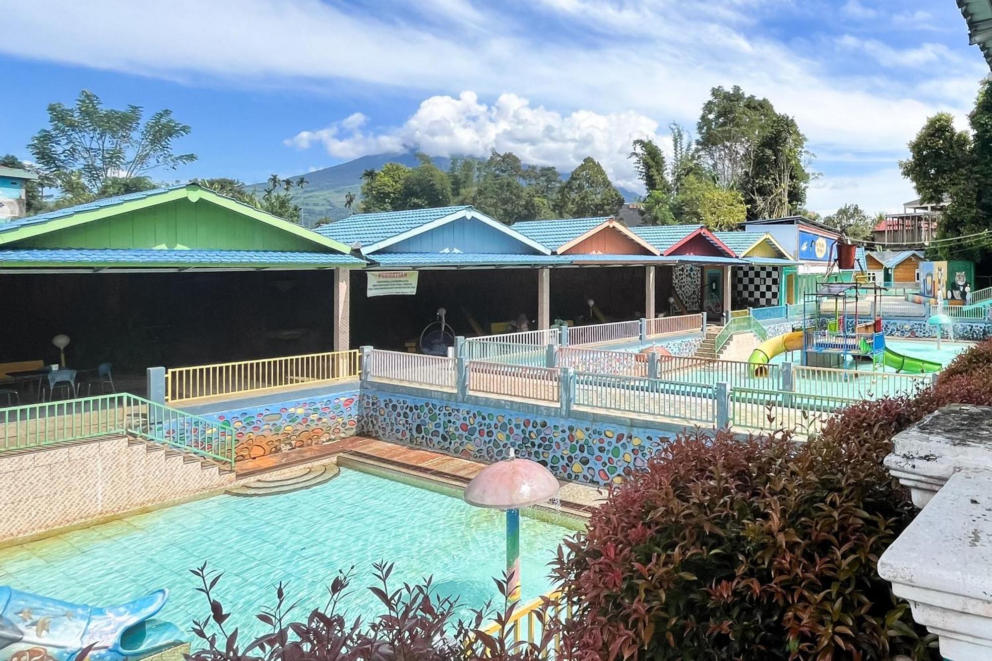 Reddoorz At Villa Waterfun Favour Pagar Alam Pagaralam Eksteriør billede